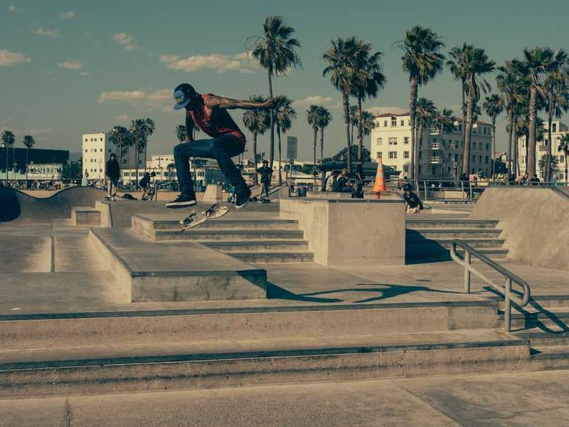 AI大模型网站分析对比：专家团队 vs Grok vs ChatGPT 的深度评测